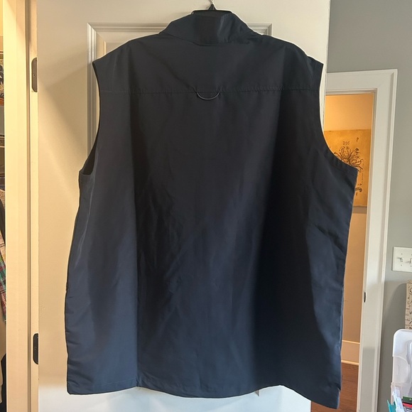 Cutter & Buck Men's Black Vest - Picture 4 of 4